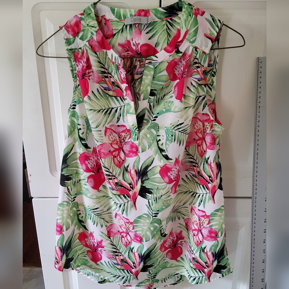 Dalia Sleeveless Tropical Blouse